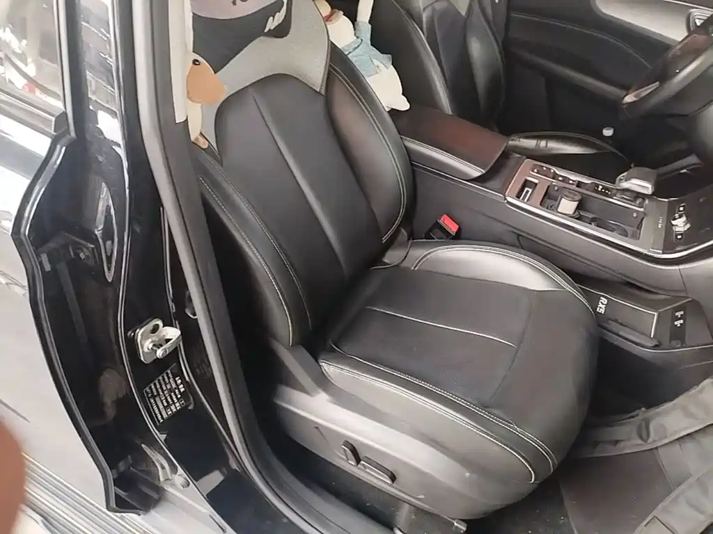 Roewe RX5 2020 — фото 25