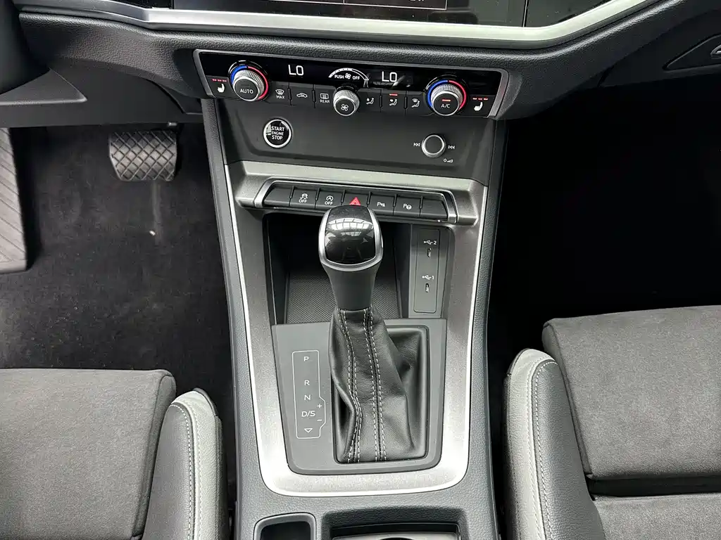 Audi Q3 2022 — фото 15