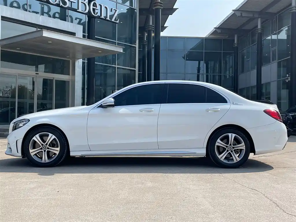 Mercedes-Benz C-Class 2020 — фото 3