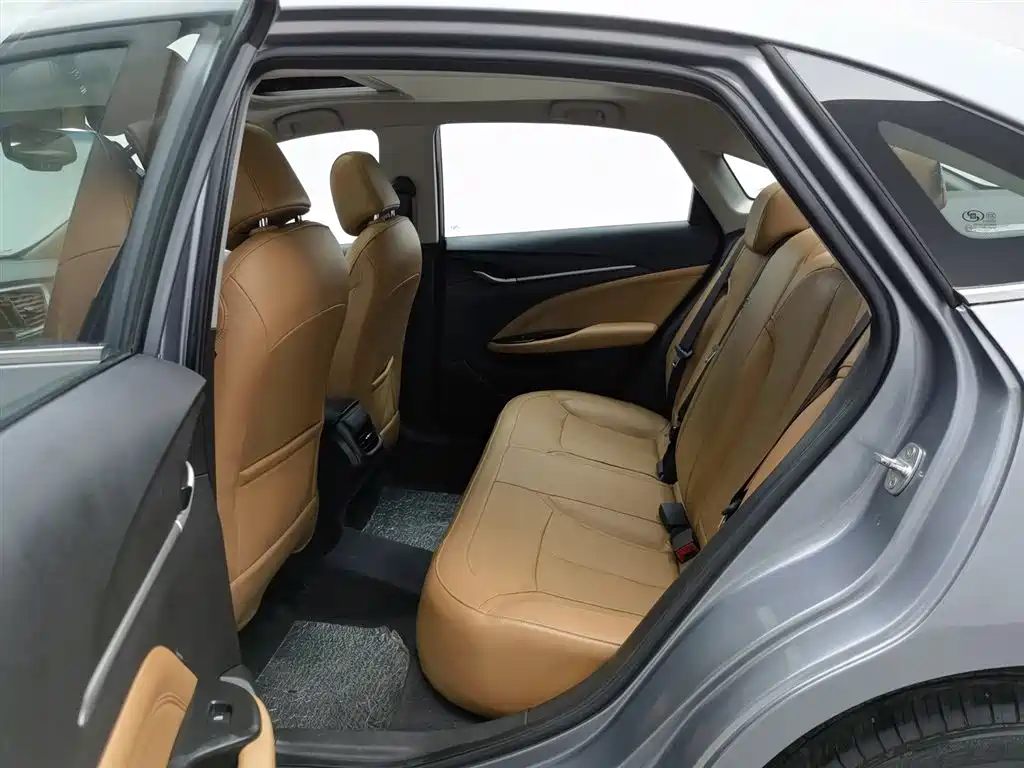 Buick Excelle 2018 — фото 15