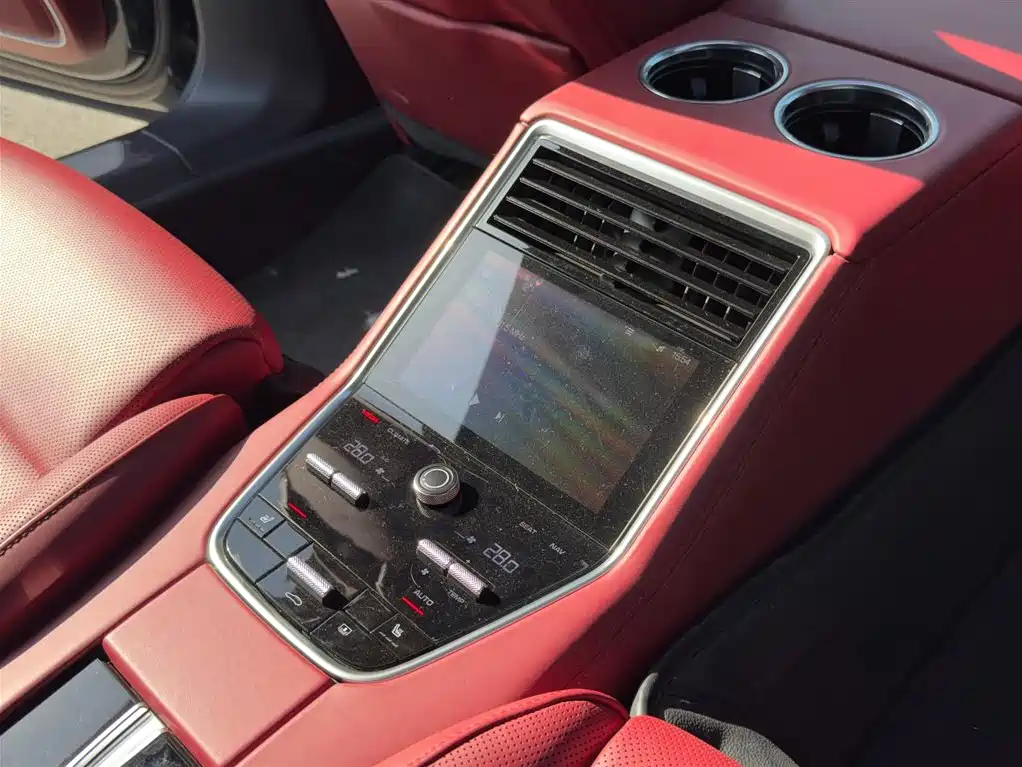 Porsche Panamera 2018 — фото 9