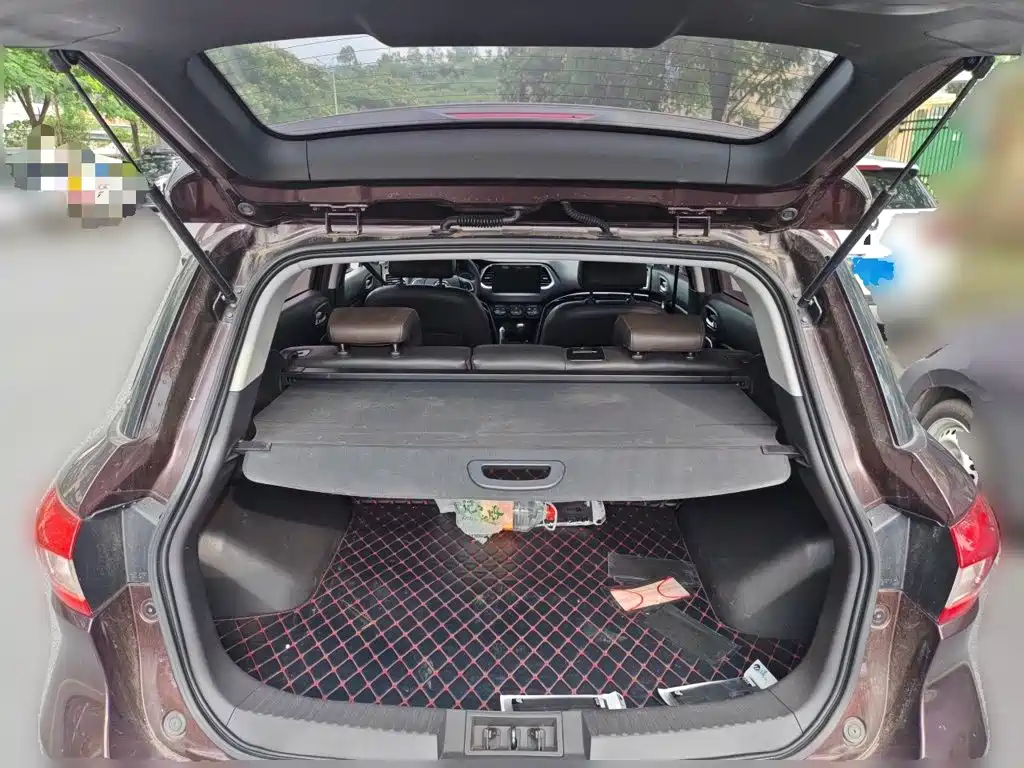 GAC Trumpchi GS4 2017 — фото 10