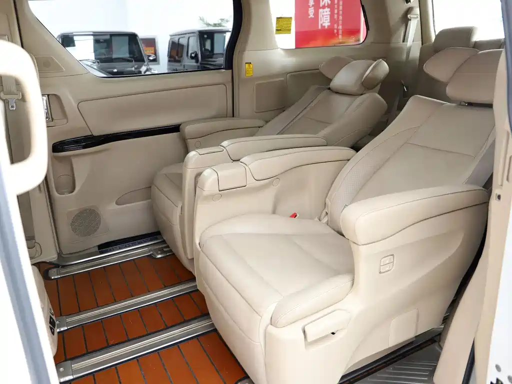 Toyota Alphard 2014 — фото 7