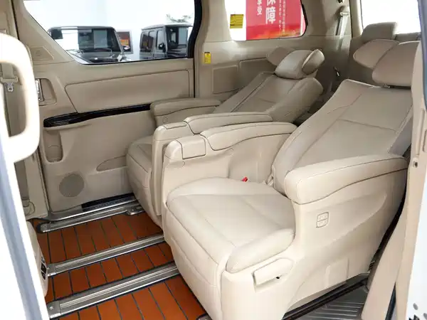 Toyota Alphard 2012