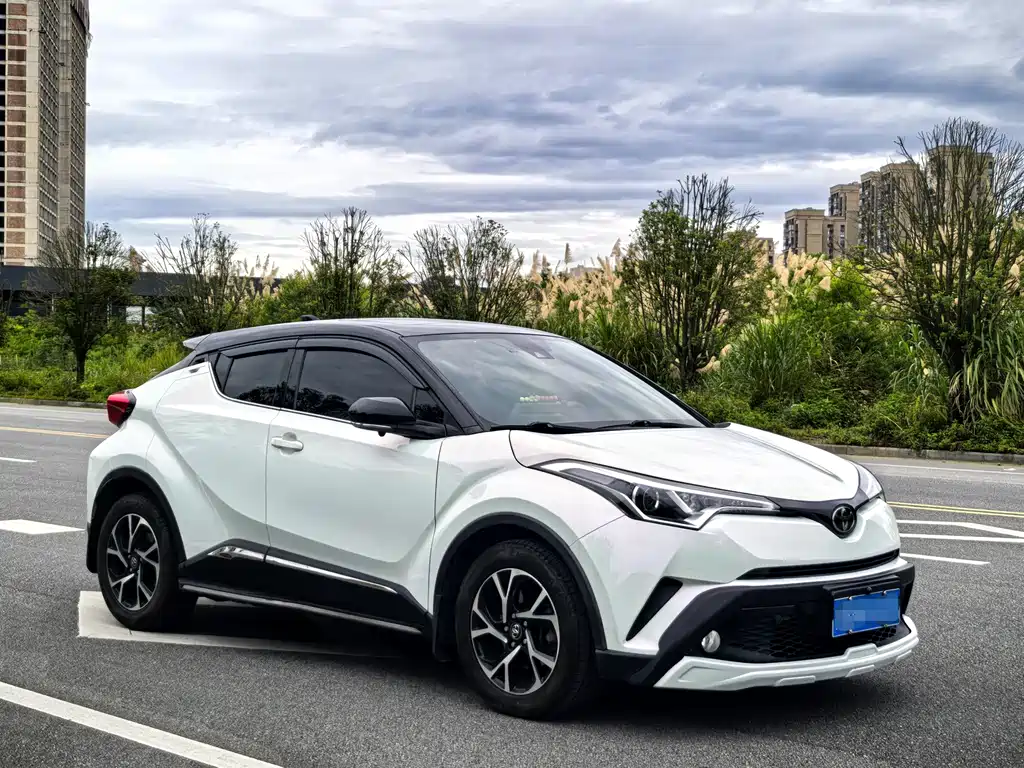 Toyota C-HR 2019 — фото 3