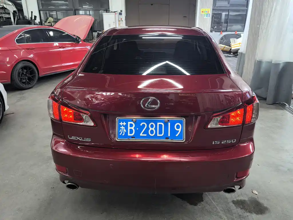 Lexus IS 2013