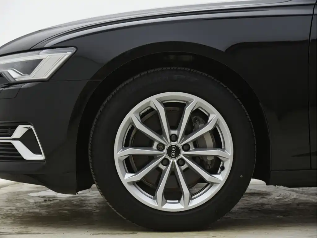 Audi A6L 2023 — фото 10