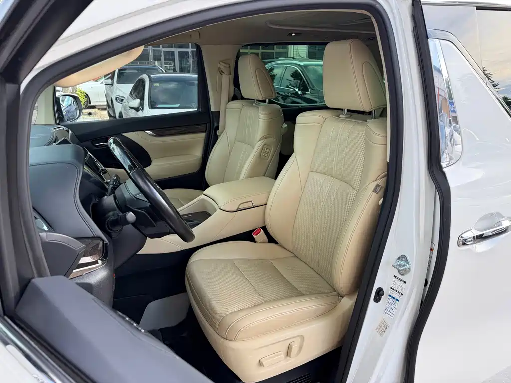 Toyota Vellfire 2022 — фото 9