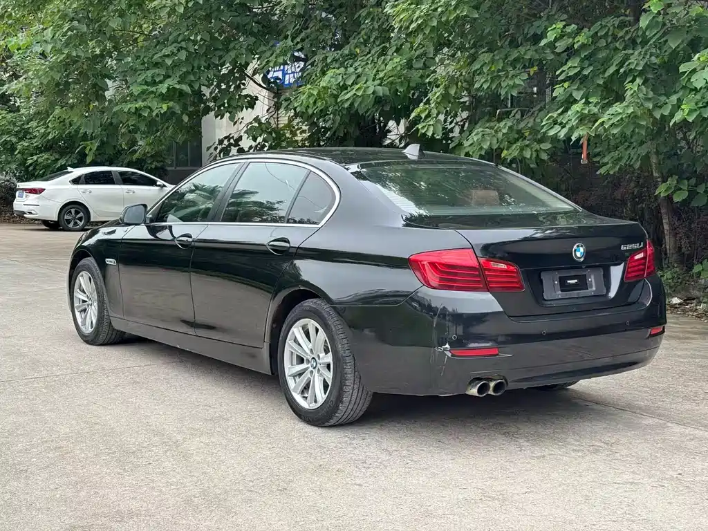 BMW 5 Series 2015 — фото 4