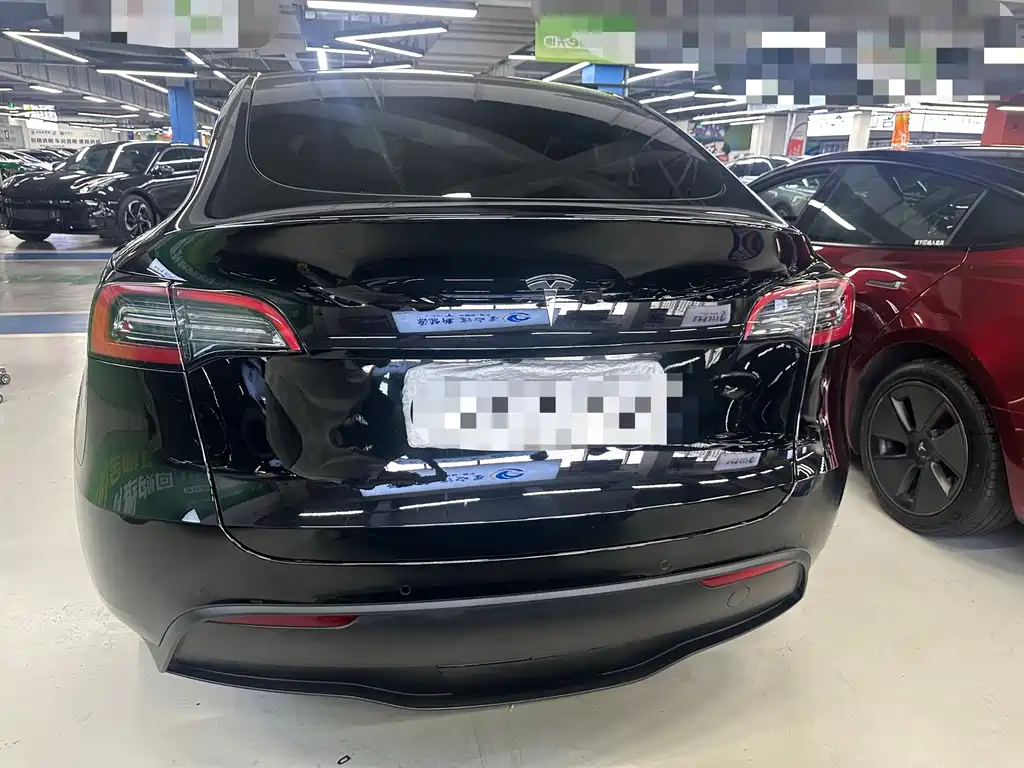 Tesla Model Y 2023 — фото 5