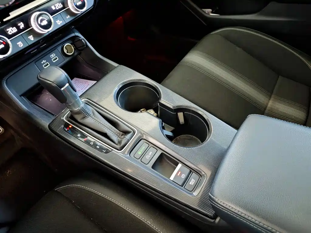 Honda Civic 2024 — фото 16