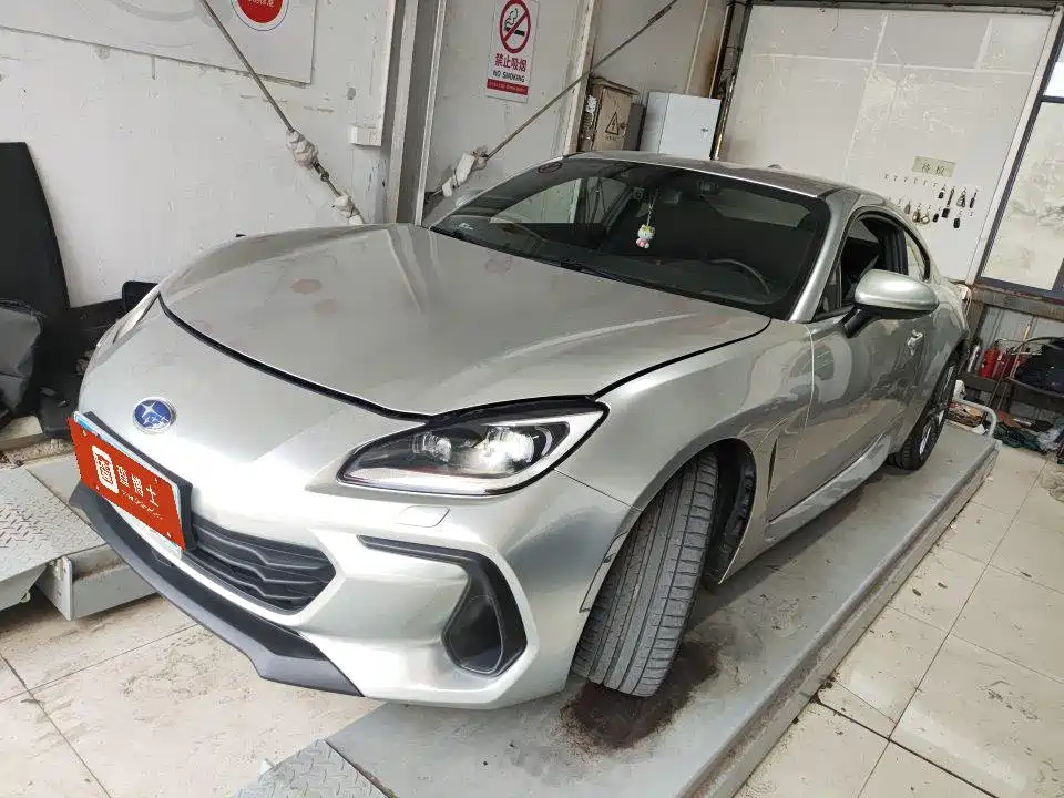 Subaru BRZ 2022 — фото 1
