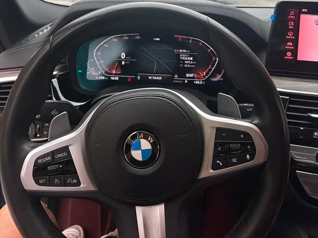 BMW 5 Series 2022 — фото 15