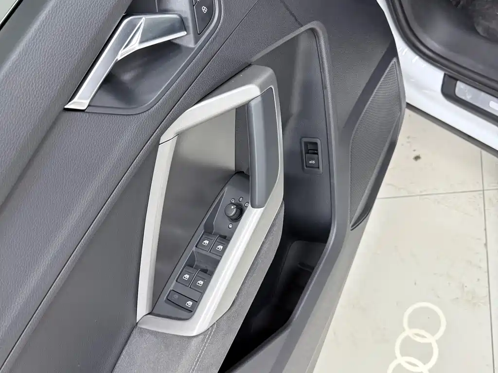 Audi Q3 2023 — фото 19
