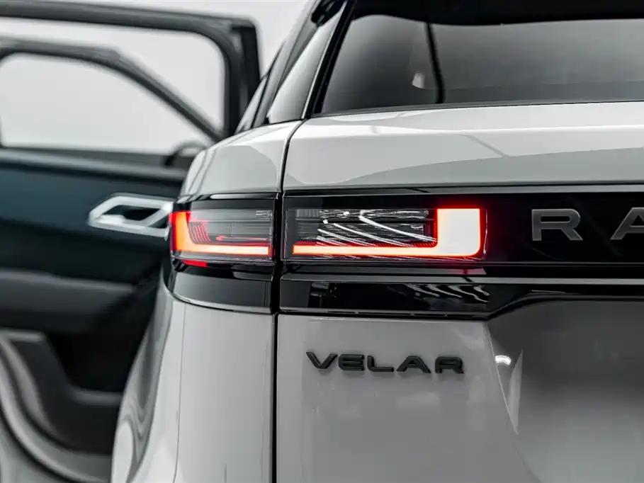 Land Rover Velar 2024 — фото 32