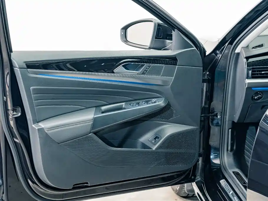 Volkswagen Passat 2022 — фото 15