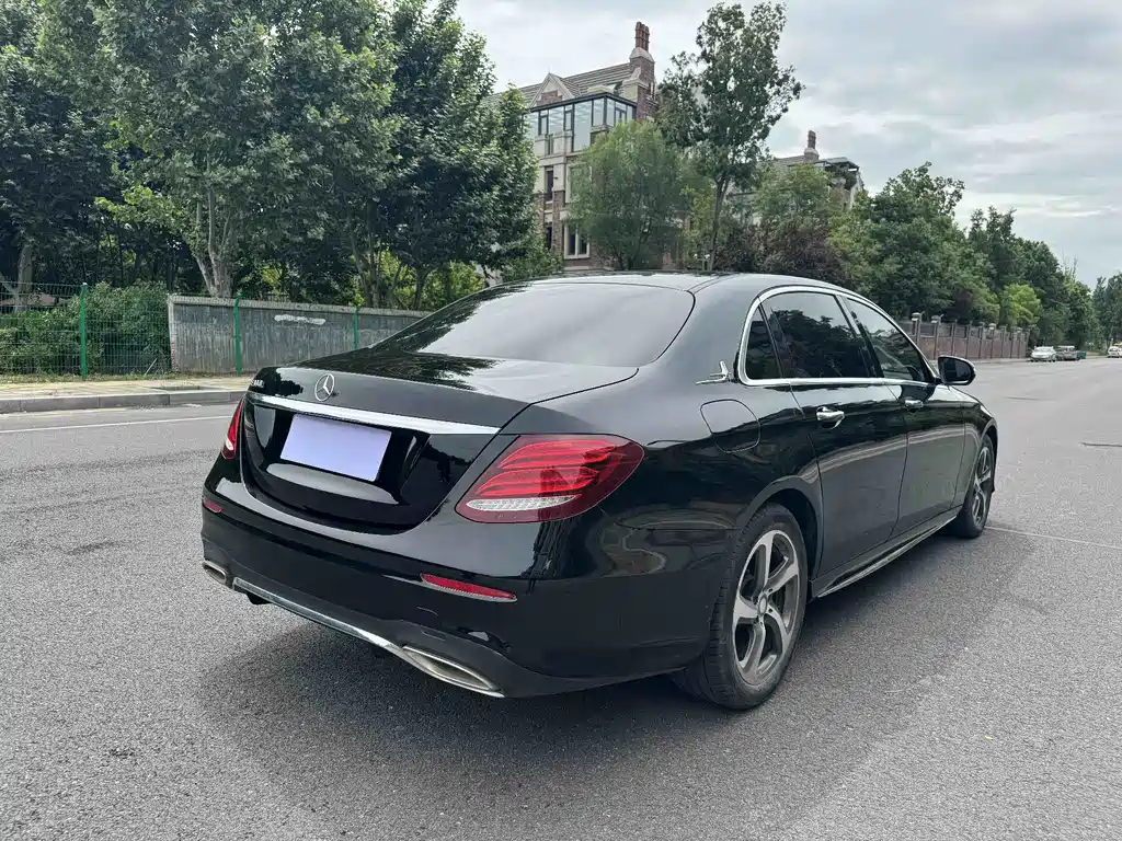 Mercedes-Benz E-Class 2018 — фото 10