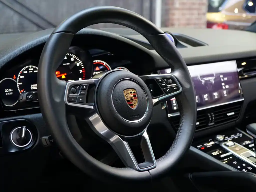 Porsche Cayenne 2019 — фото 13