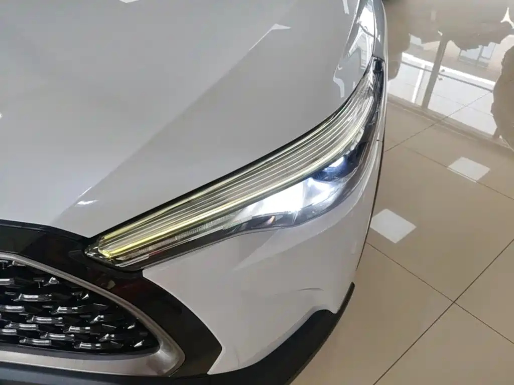 Toyota Corolla Cross 2022 — фото 24