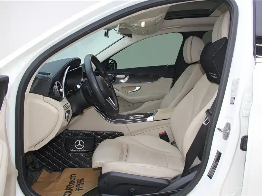 Mercedes-Benz C-Class 2019 — фото 17