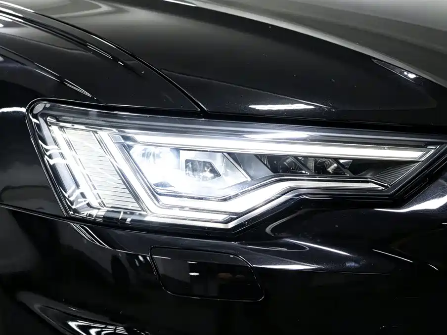 Audi A6L 2024 — фото 15