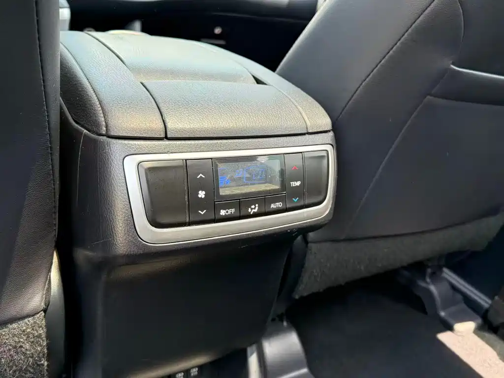 Toyota Highlander 2020 — фото 12