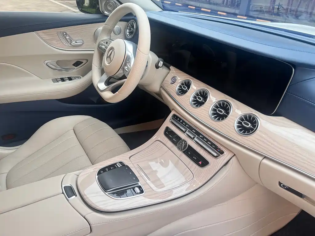 Mercedes-Benz E-Class 2020 — фото 15