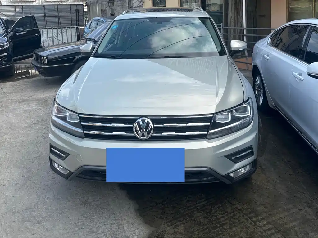 Volkswagen Tiguan L 2017 — фото 2