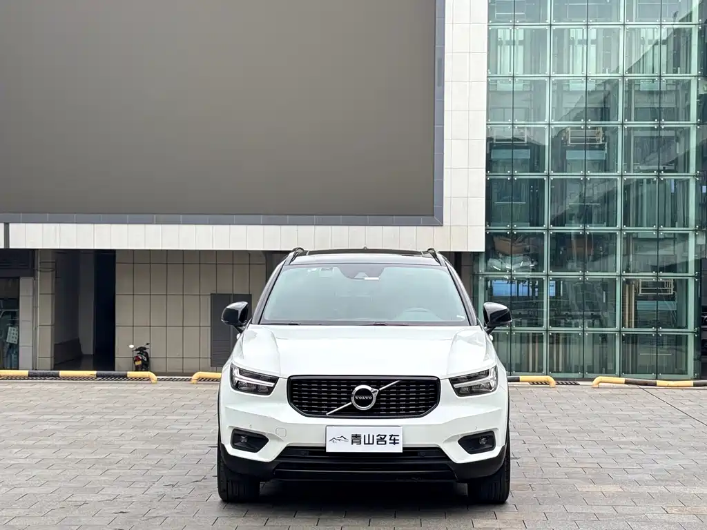 Volvo XC40 2019 — фото 2
