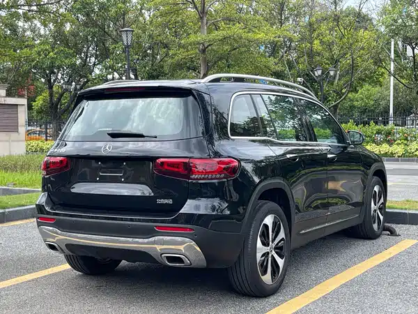 Mercedes-Benz GLB 2023