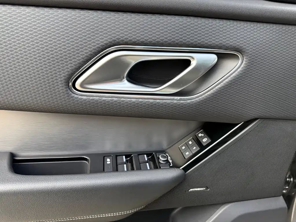 Land Rover Velar 2019 — фото 18