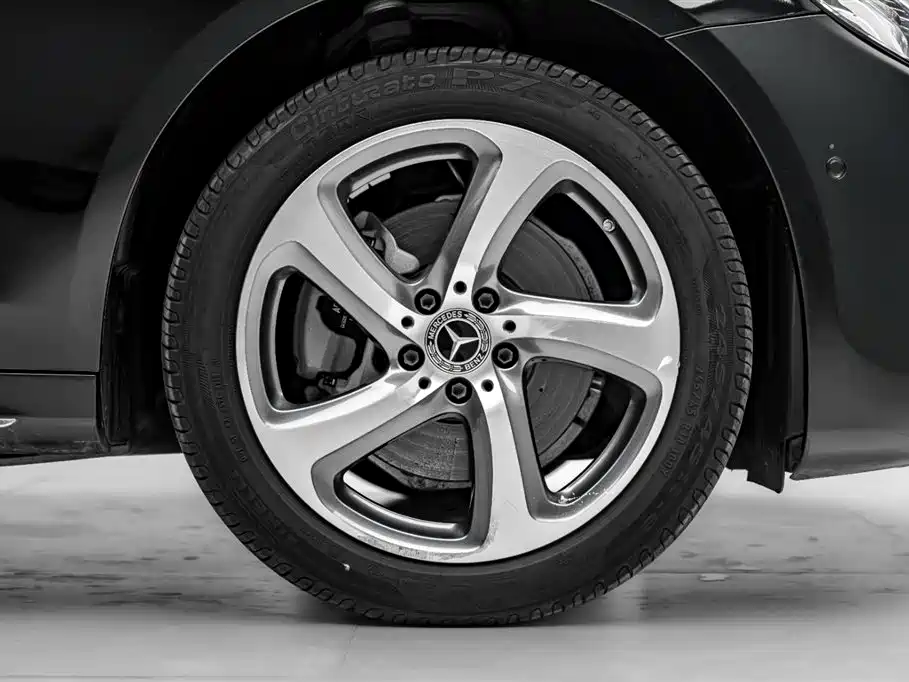 Mercedes-Benz E-Class 2020 — фото 39