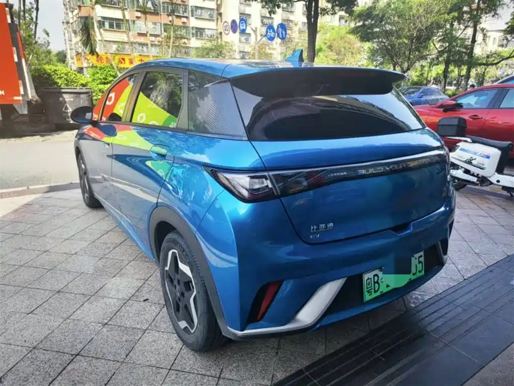 BYD Dolphin 2022 — фото 3
