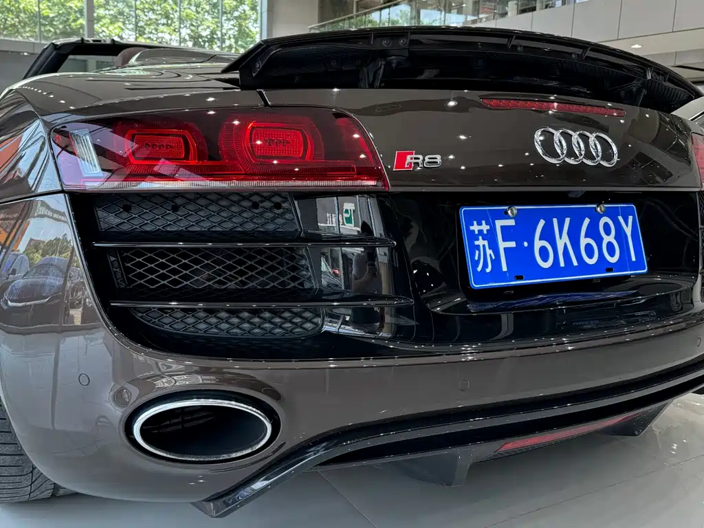Audi R8 2013 — фото 11