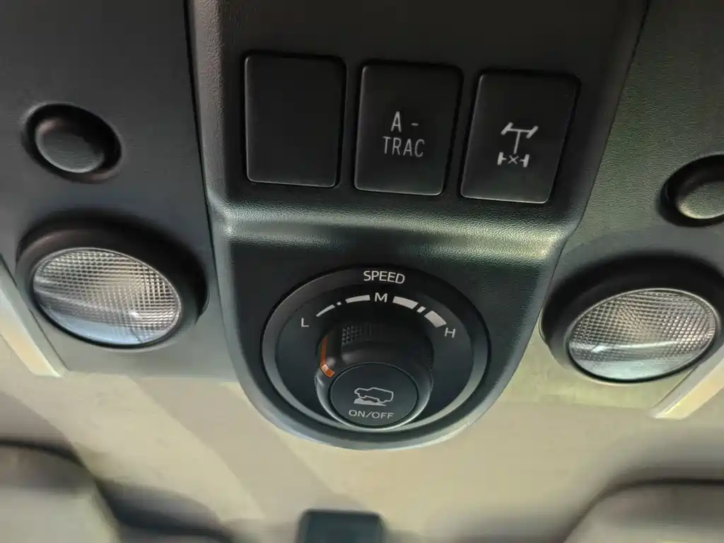 Toyota FJ Cruiser 2019 — фото 9