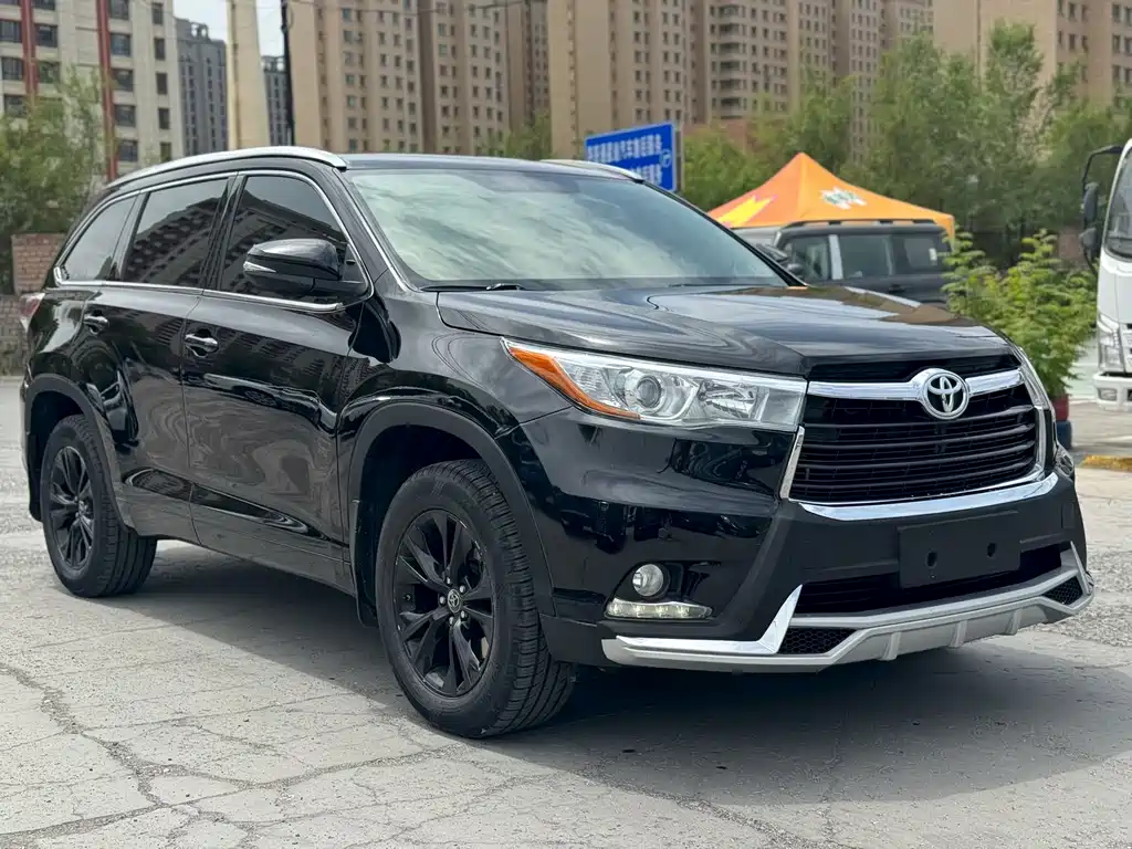 Toyota Highlander 2015 — фото 3