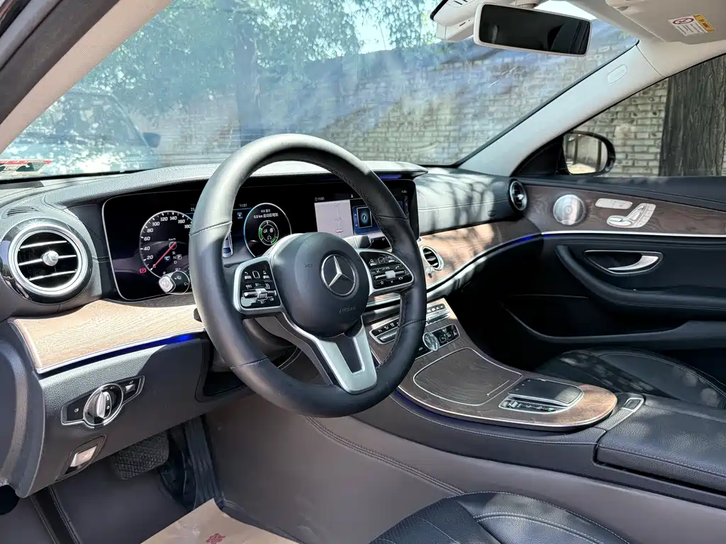 Mercedes-Benz E-Class 2019 — фото 4