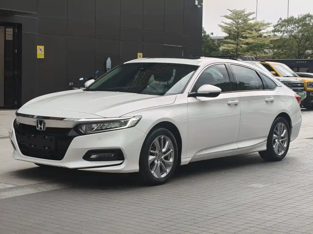 Honda Accord 2021 — фото 1
