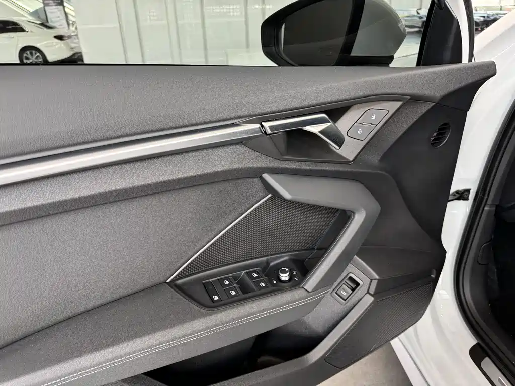Audi A3 2023 — фото 14
