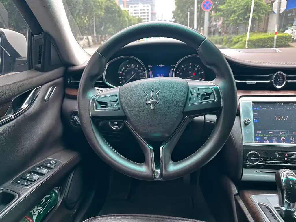 Maserati Quattroporte 2015 — фото 25
