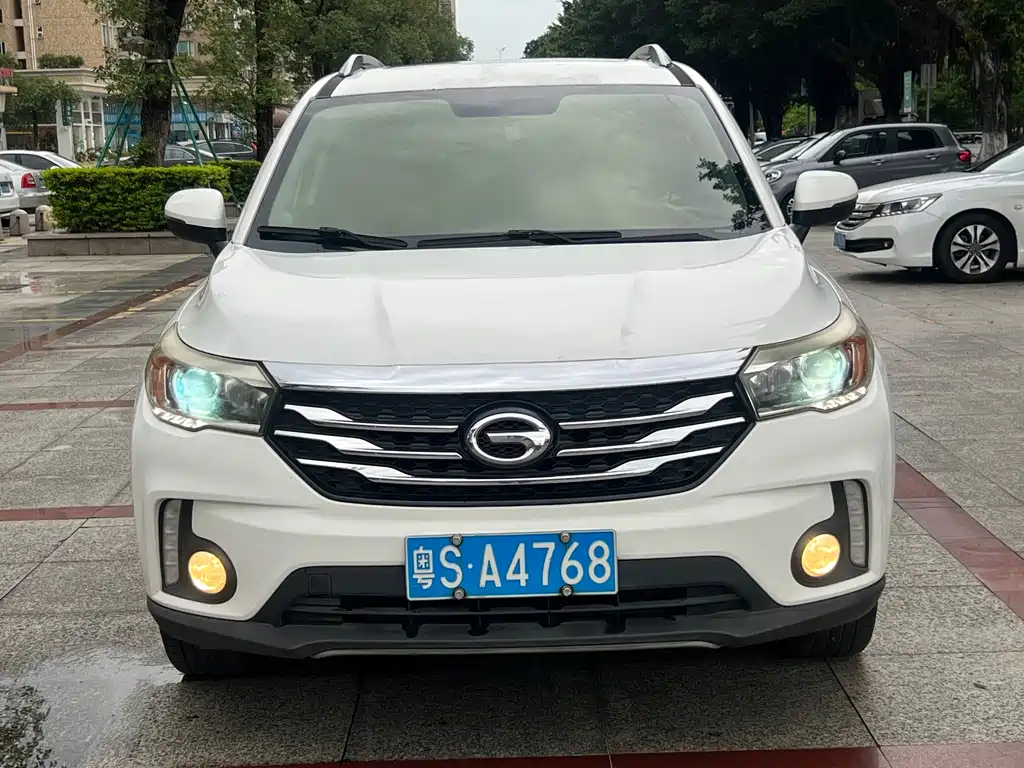 GAC Trumpchi GS4 2016 — фото 2