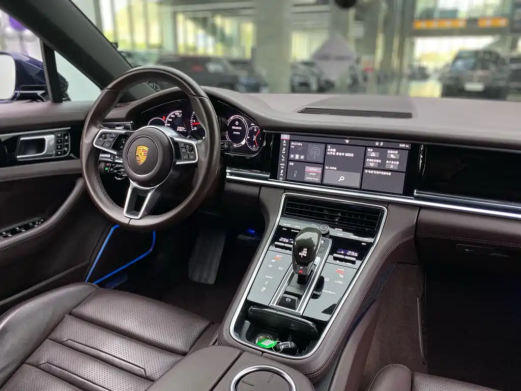 Porsche Panamera 2018 — фото 14