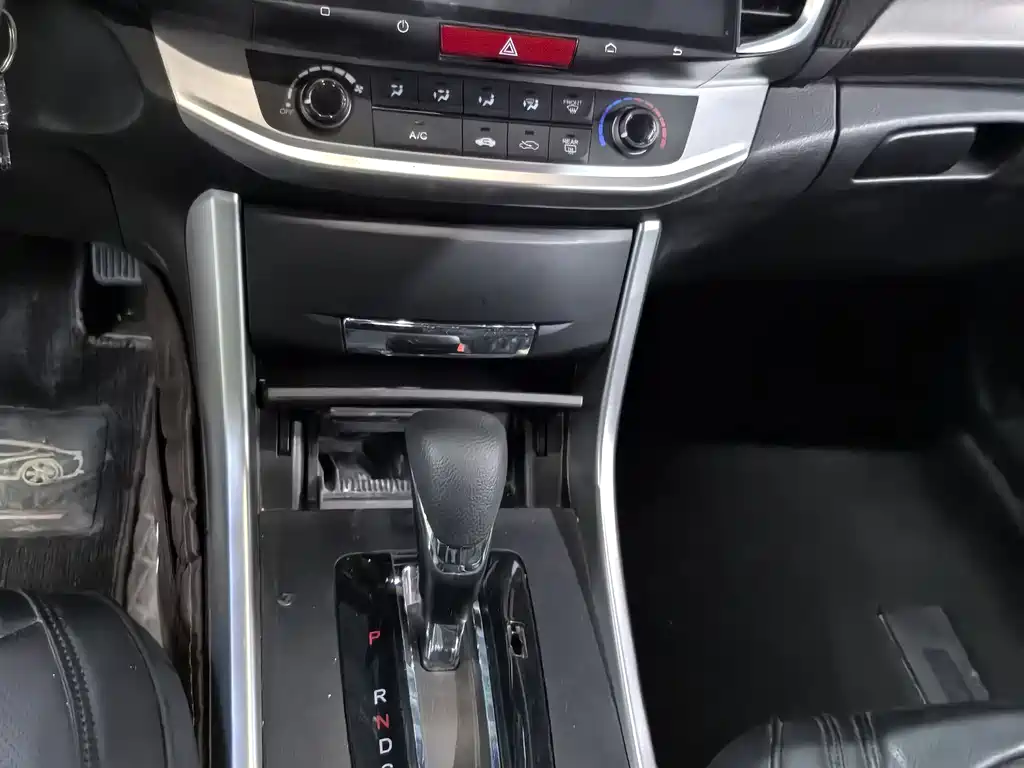 Honda Accord 2015 — фото 9