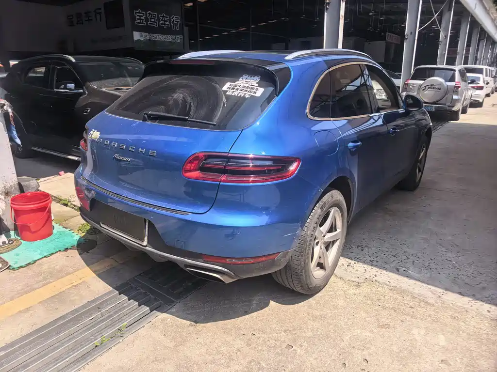 Porsche Macan 2015 — фото 14