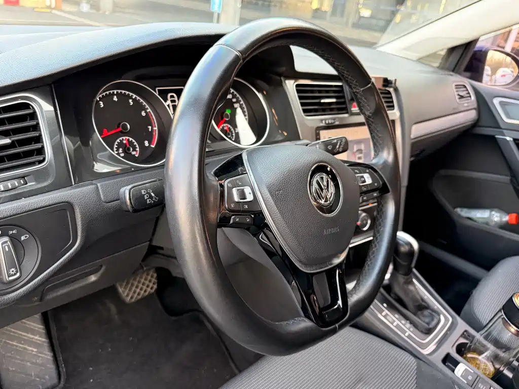 Volkswagen Golf 2018 — фото 10