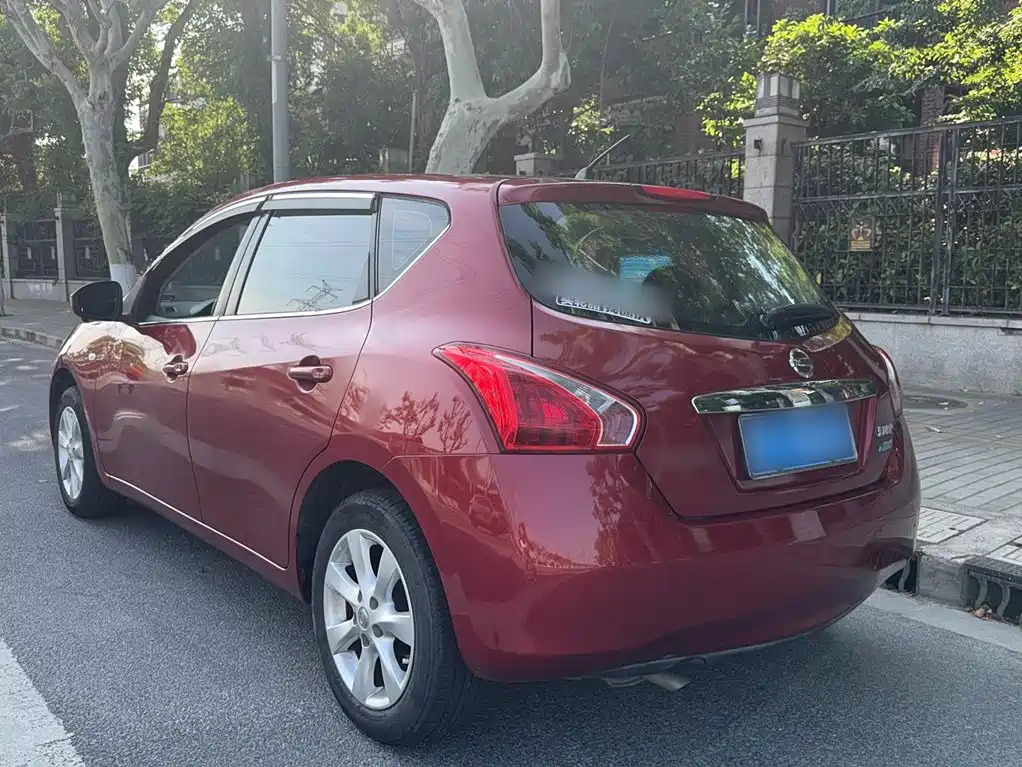 Nissan Tiida 2016 — фото 12