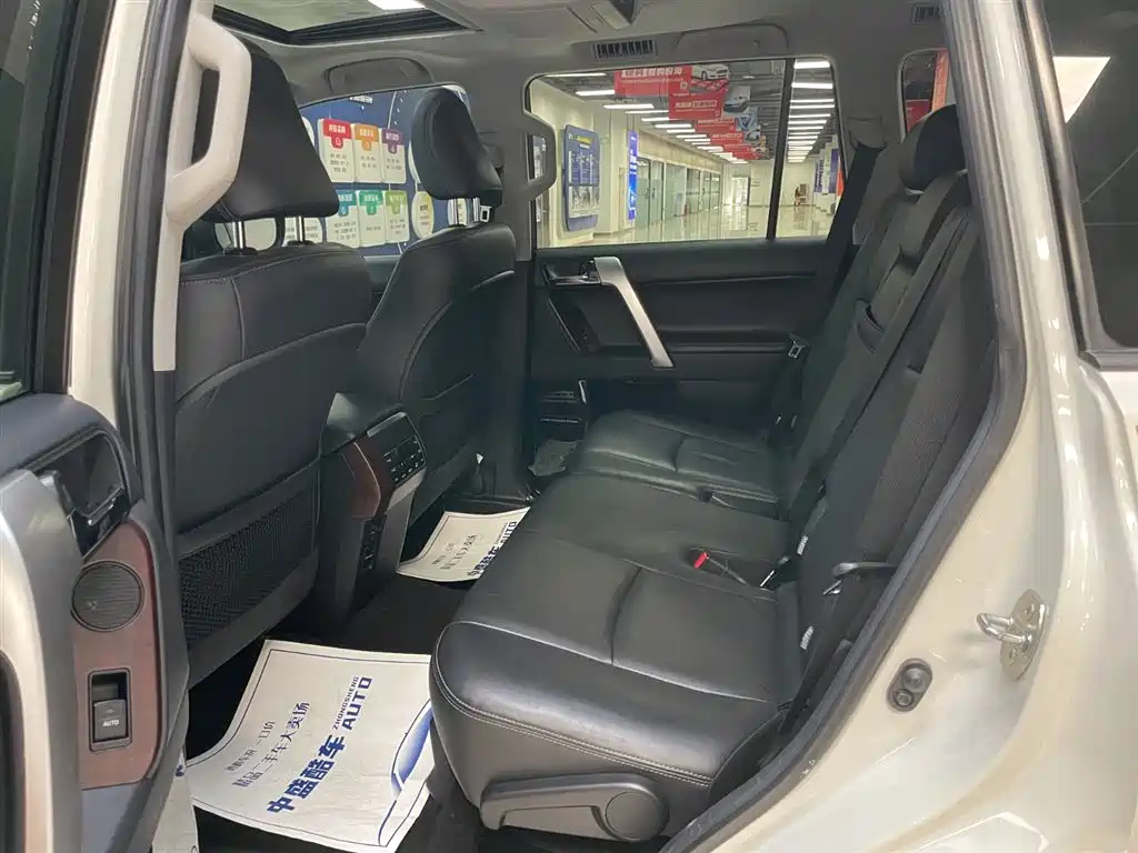 Toyota Prado 2016 — фото 15
