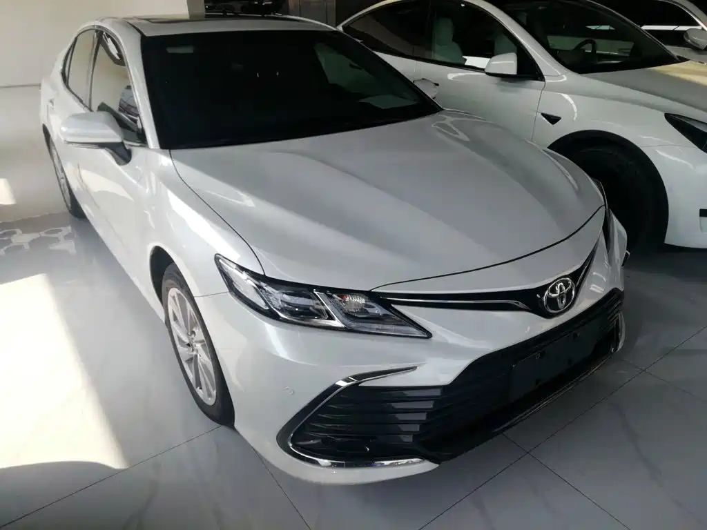 Toyota Camry 2022 — фото 22