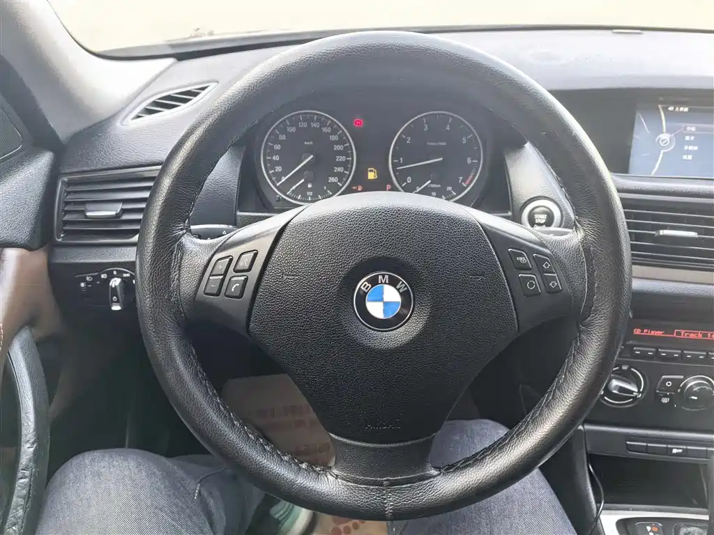 BMW X1 2014 — фото 19