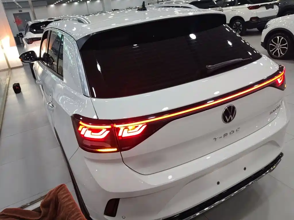 Volkswagen T-Roc 2023 — фото 5